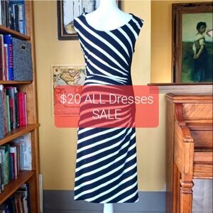BLACK AND WHITE STRETCH DRESS  NWOT size 4 Rayon Spandex 42"  sleeveless